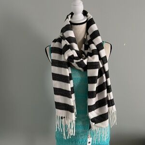 GAP Cozy Scarf NWT